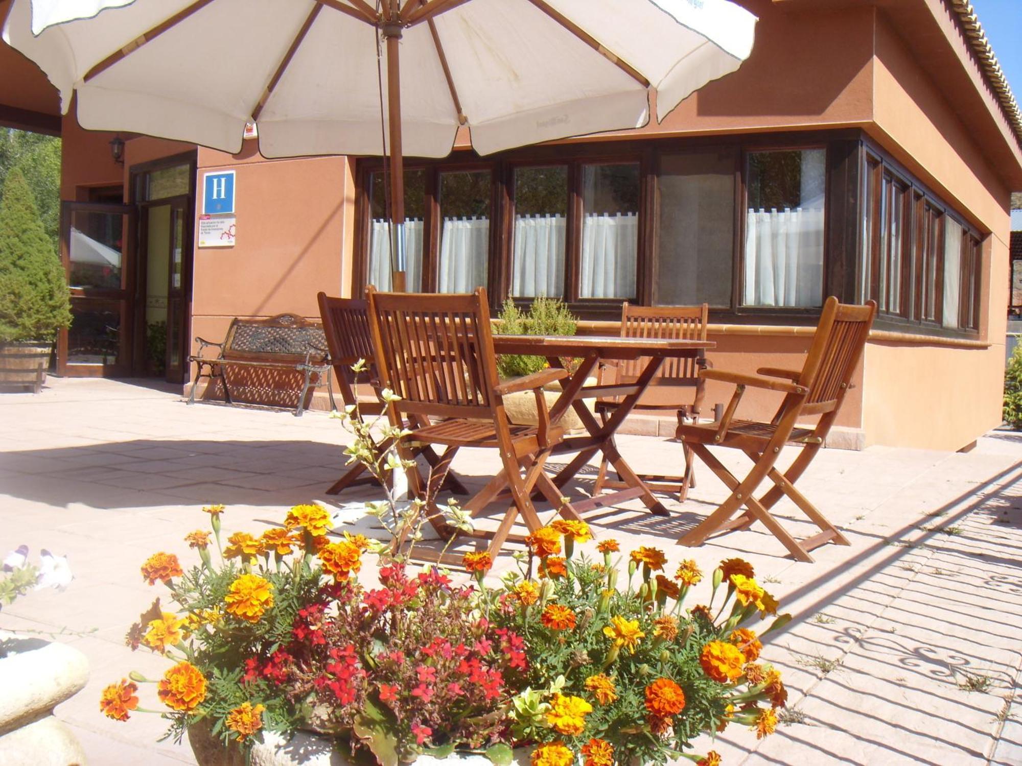 Hotel Valdevecar Albarracín エクステリア 写真